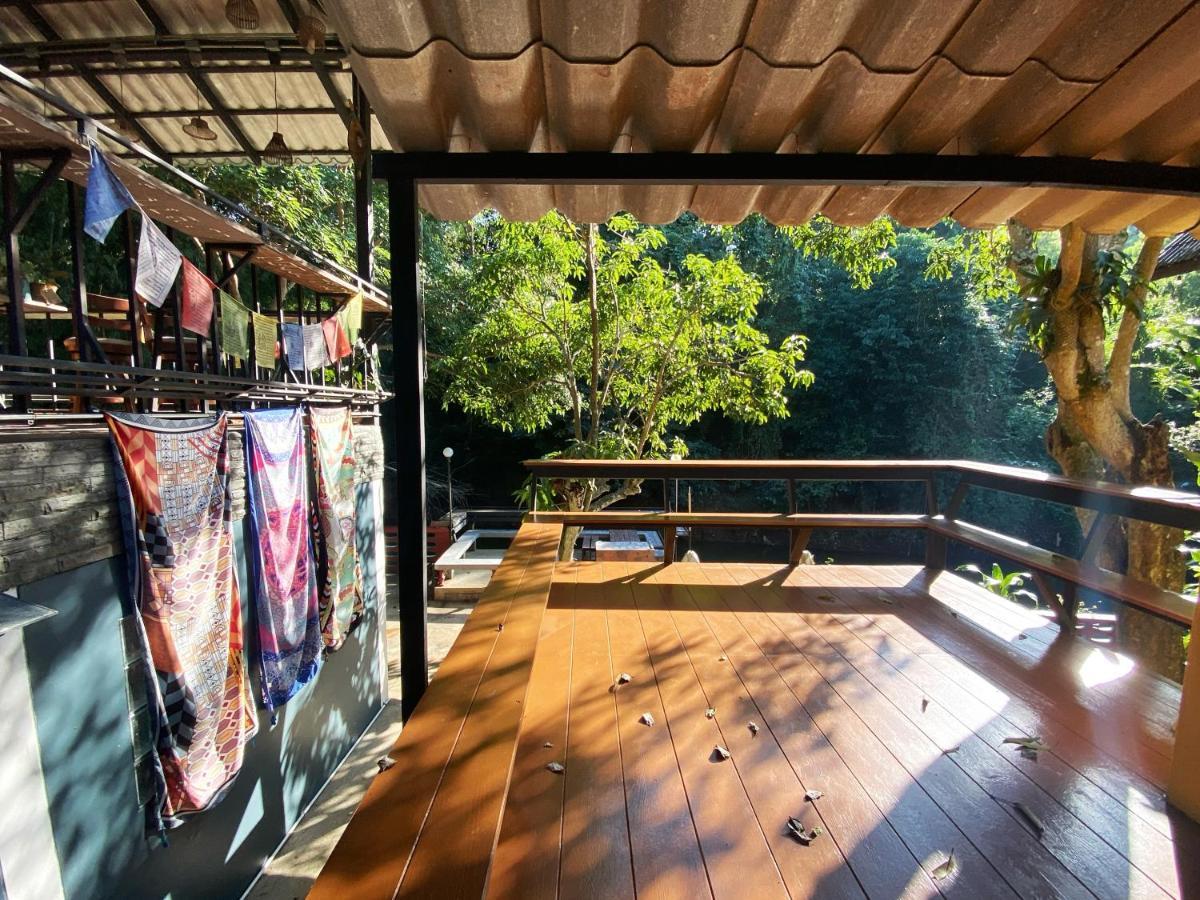 Chomklong Experience Acomodação com café da manhã Pak Chong Exterior foto